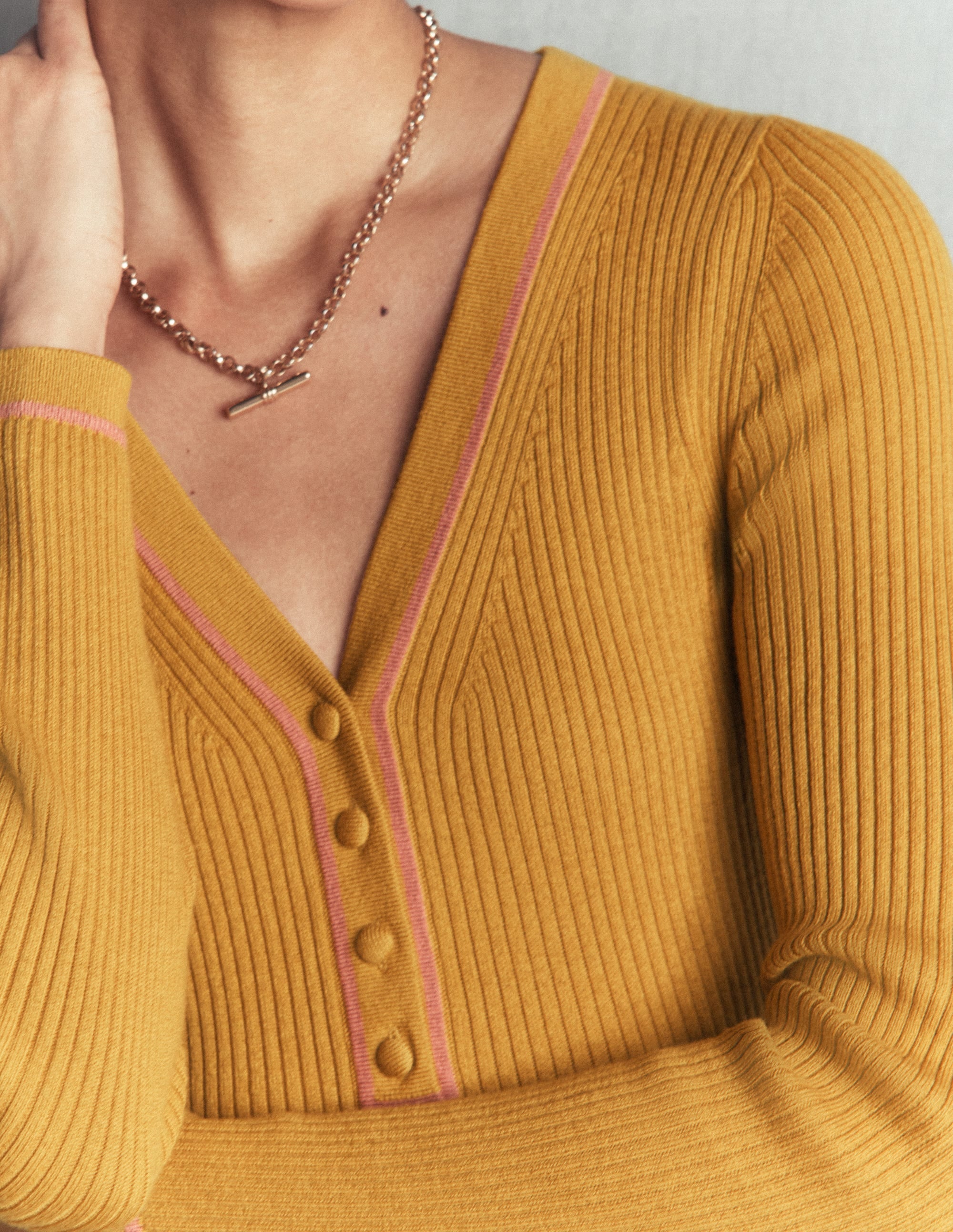 Ribbed V Neck Jumper-Gold Wheat