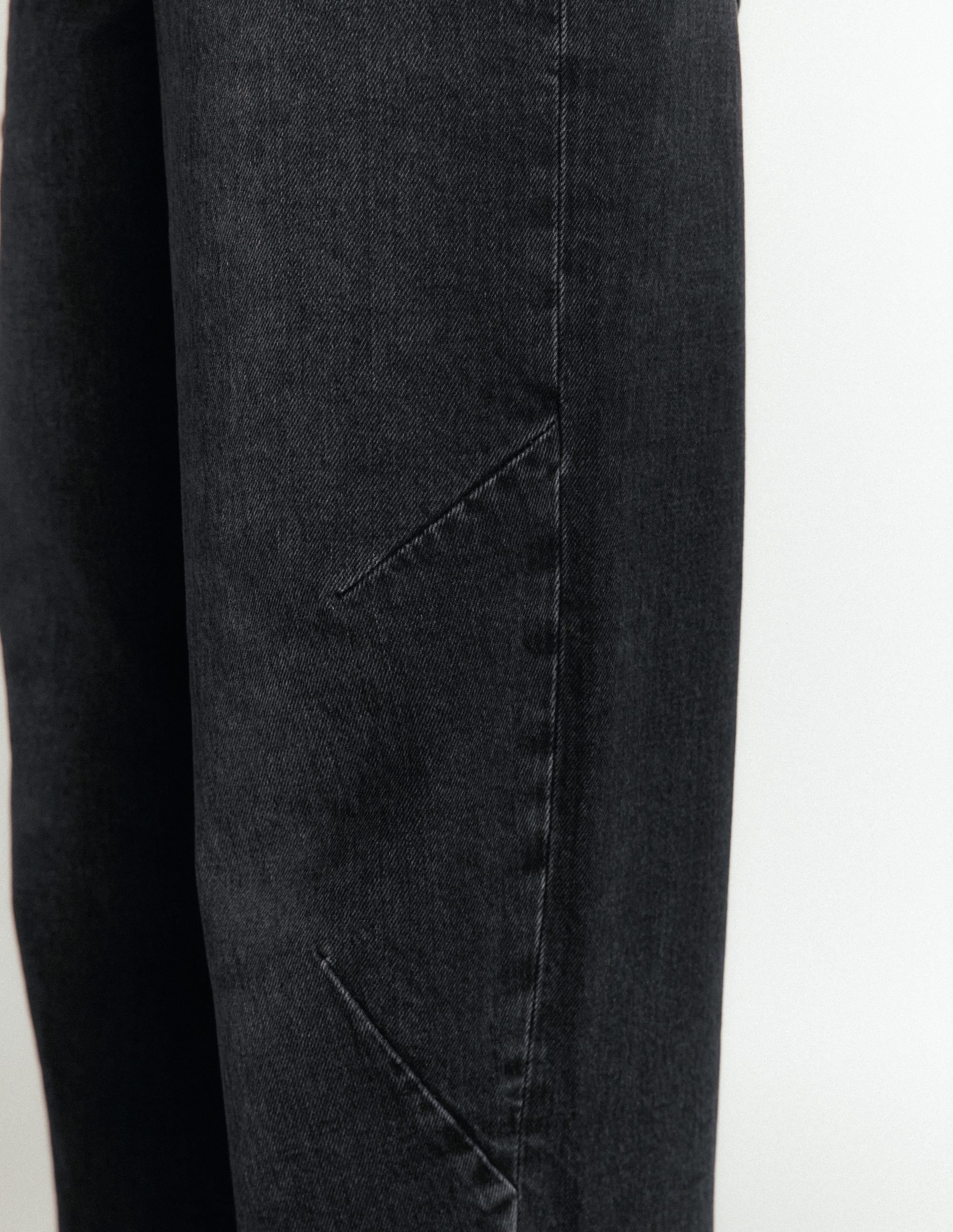 Barrel Leg Jeans-Washed Black