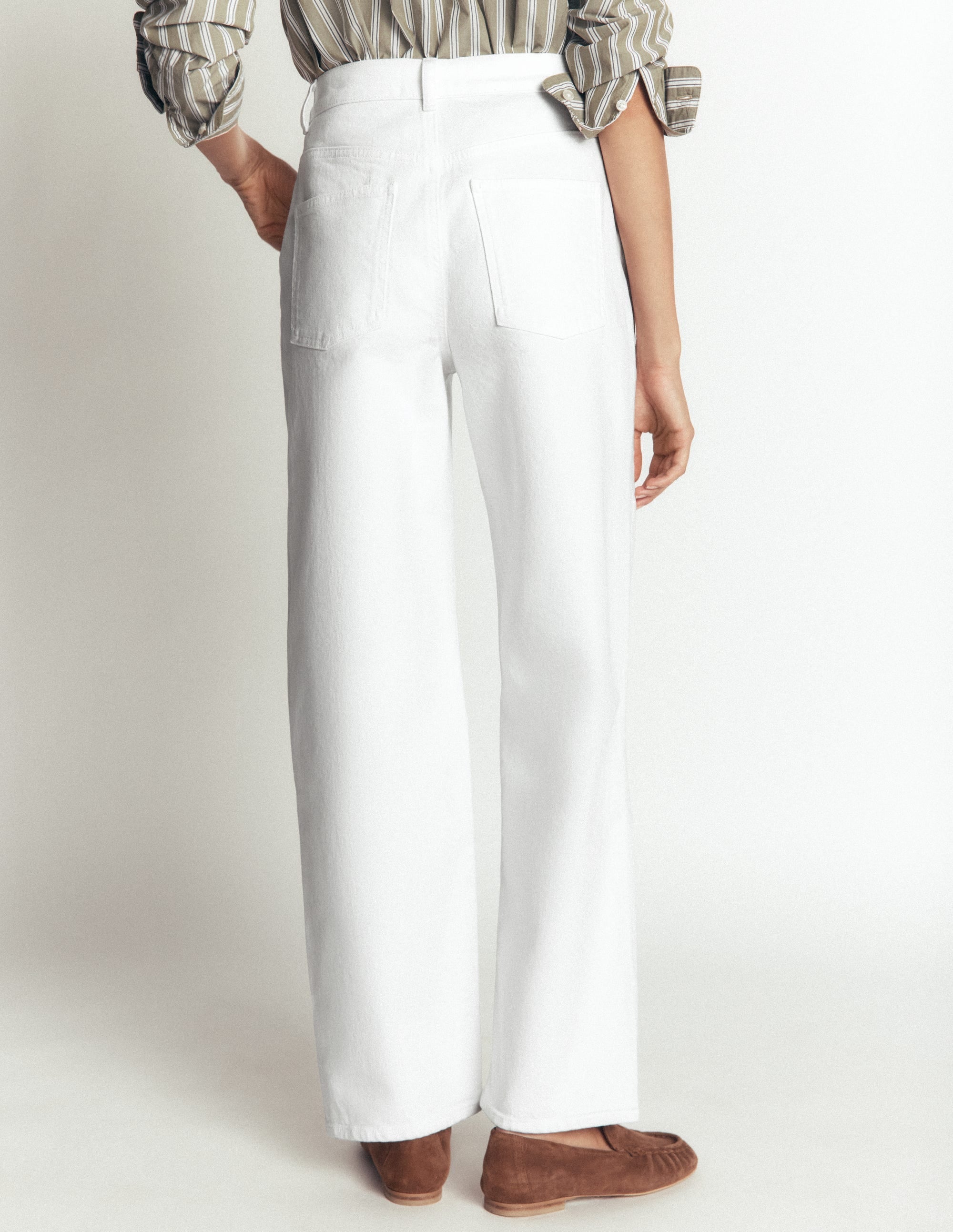 Barrel Leg Jeans-White