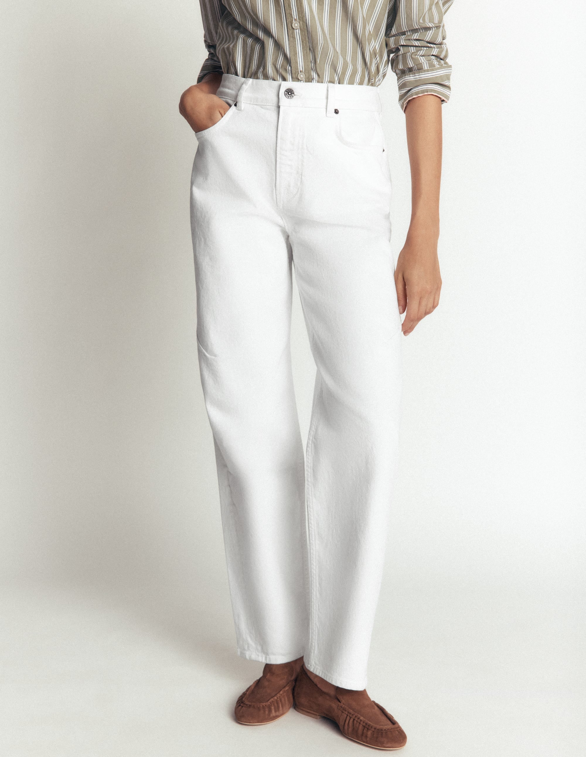 Barrel Leg Jeans-White